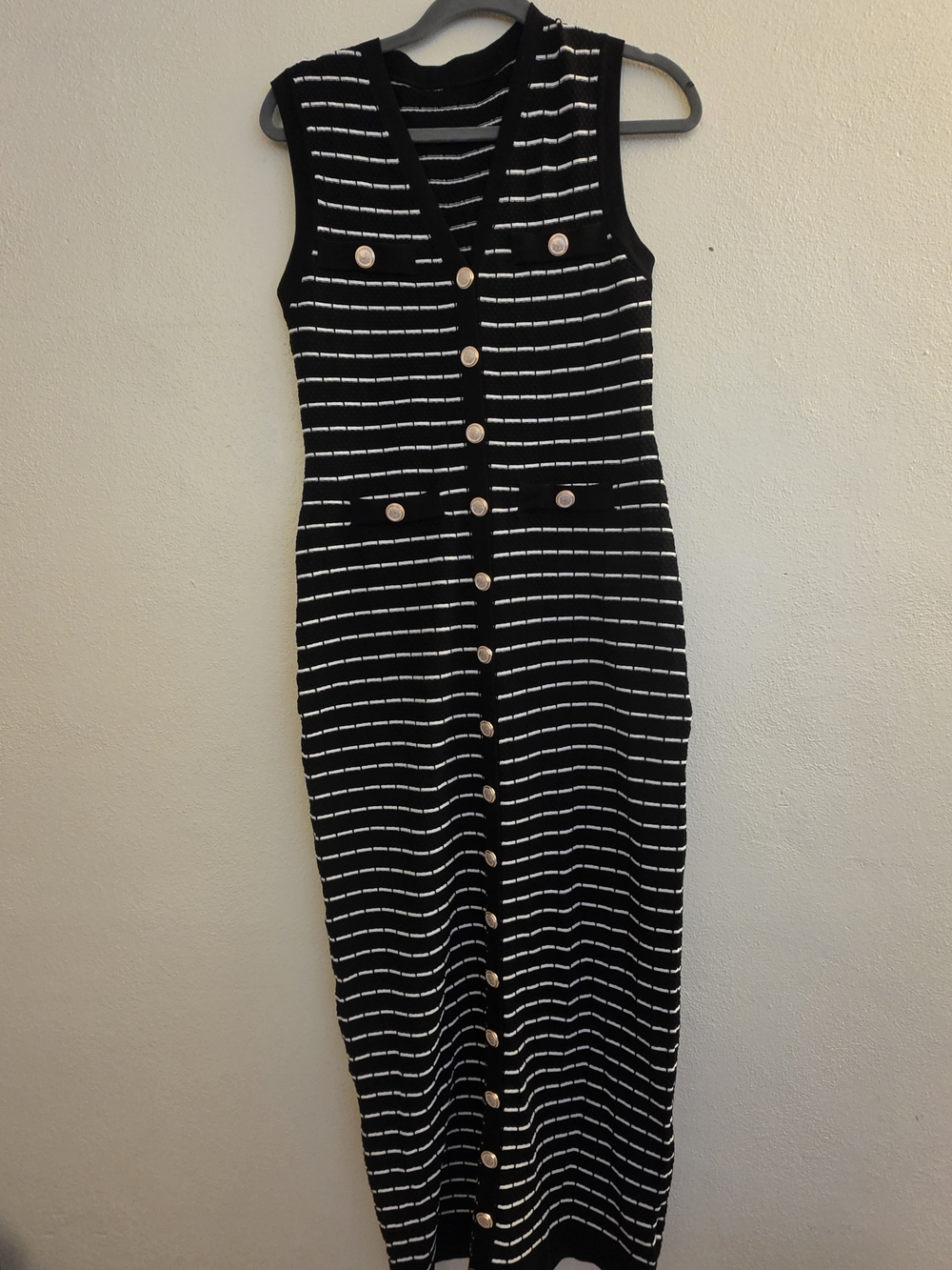 Commense NWT Medium Sleeveless Black Striped Button-Front Knit Maxi Dress - Picture 4 of 5